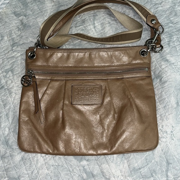 Tan leather coach poppy purse! - Picture 5 of 9